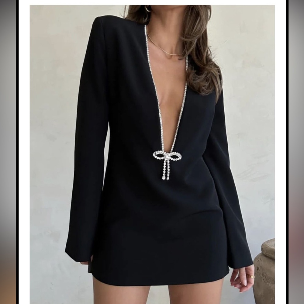 🚨SEND OFFERS🚨 Rumored Black Long Sleeve Dress